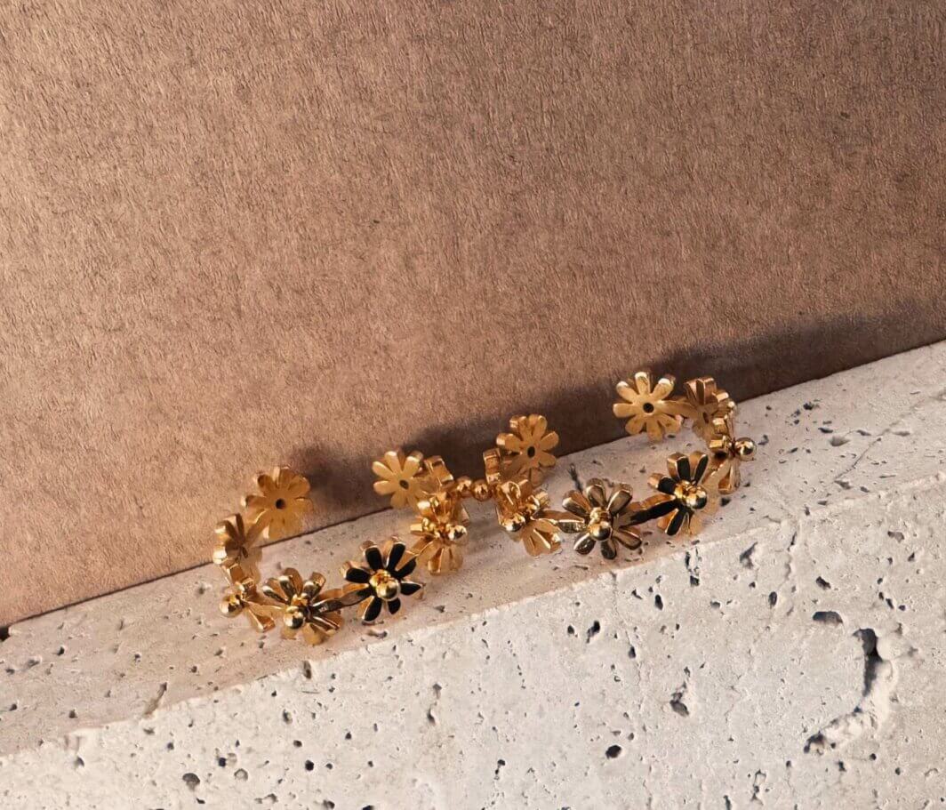 MenaMountain Ring Blumenreigen