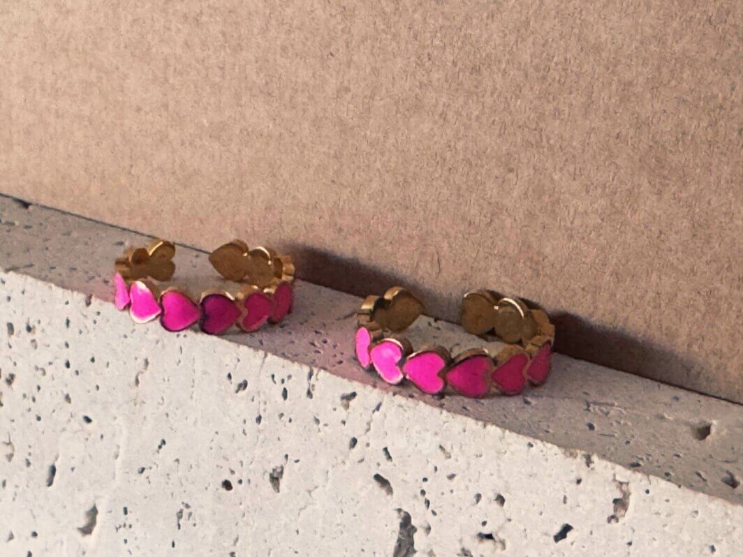 MenaMountain Ring Pink Love