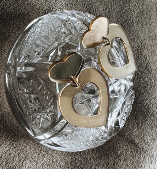 MenaMountain Ohrringe gold Herz Accessoires