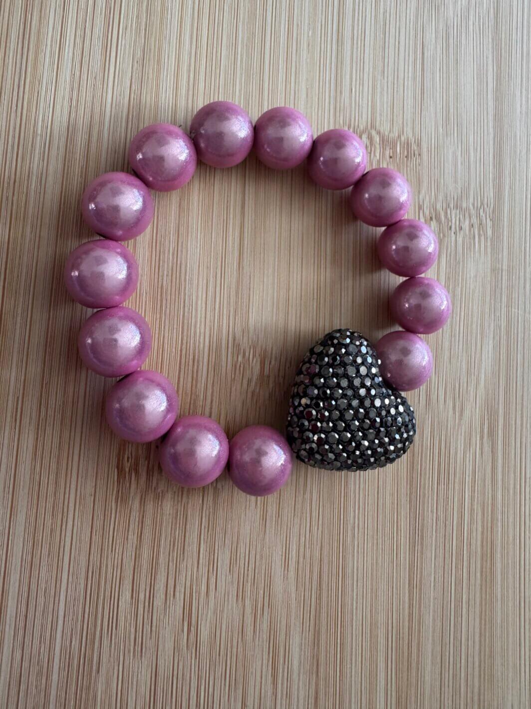 MenaMountain Armband rosa Herz schwarz