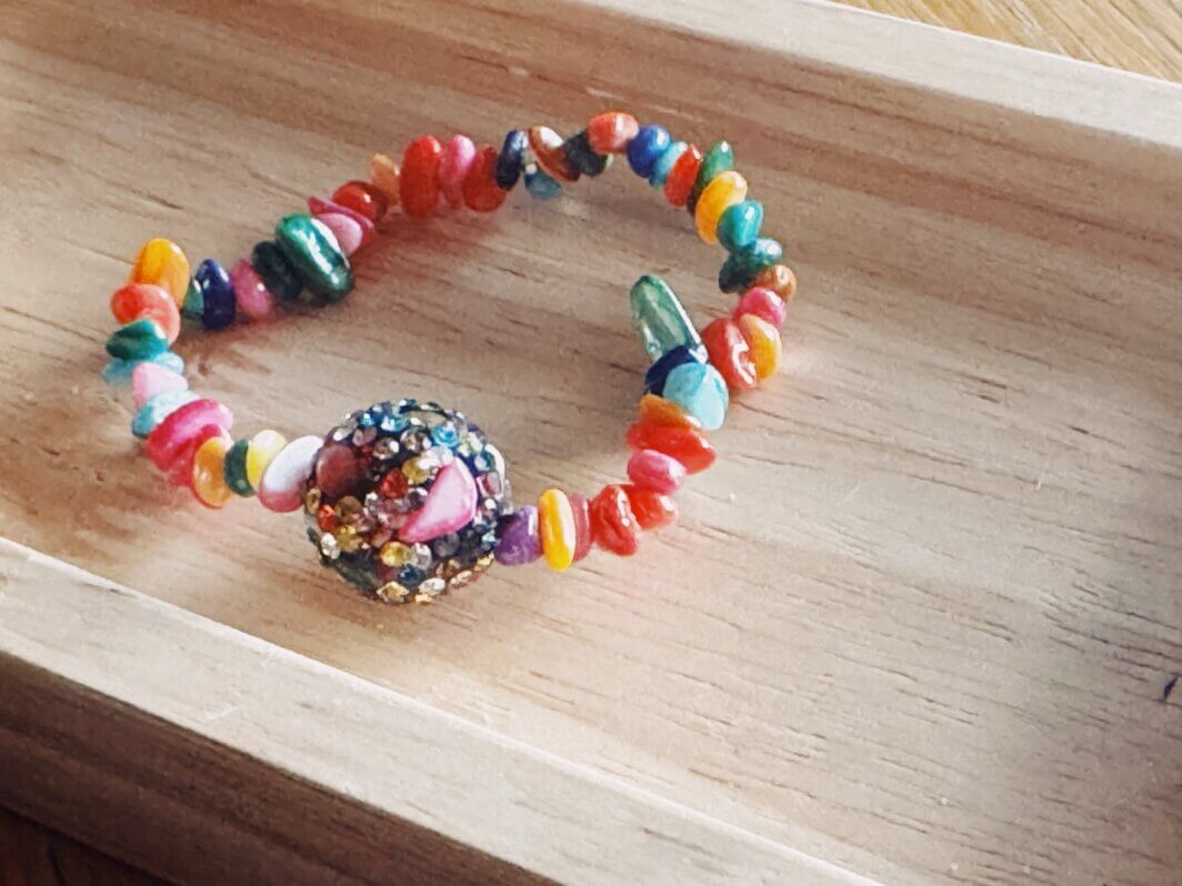 MenaMountain Armband bunt Bohoperle