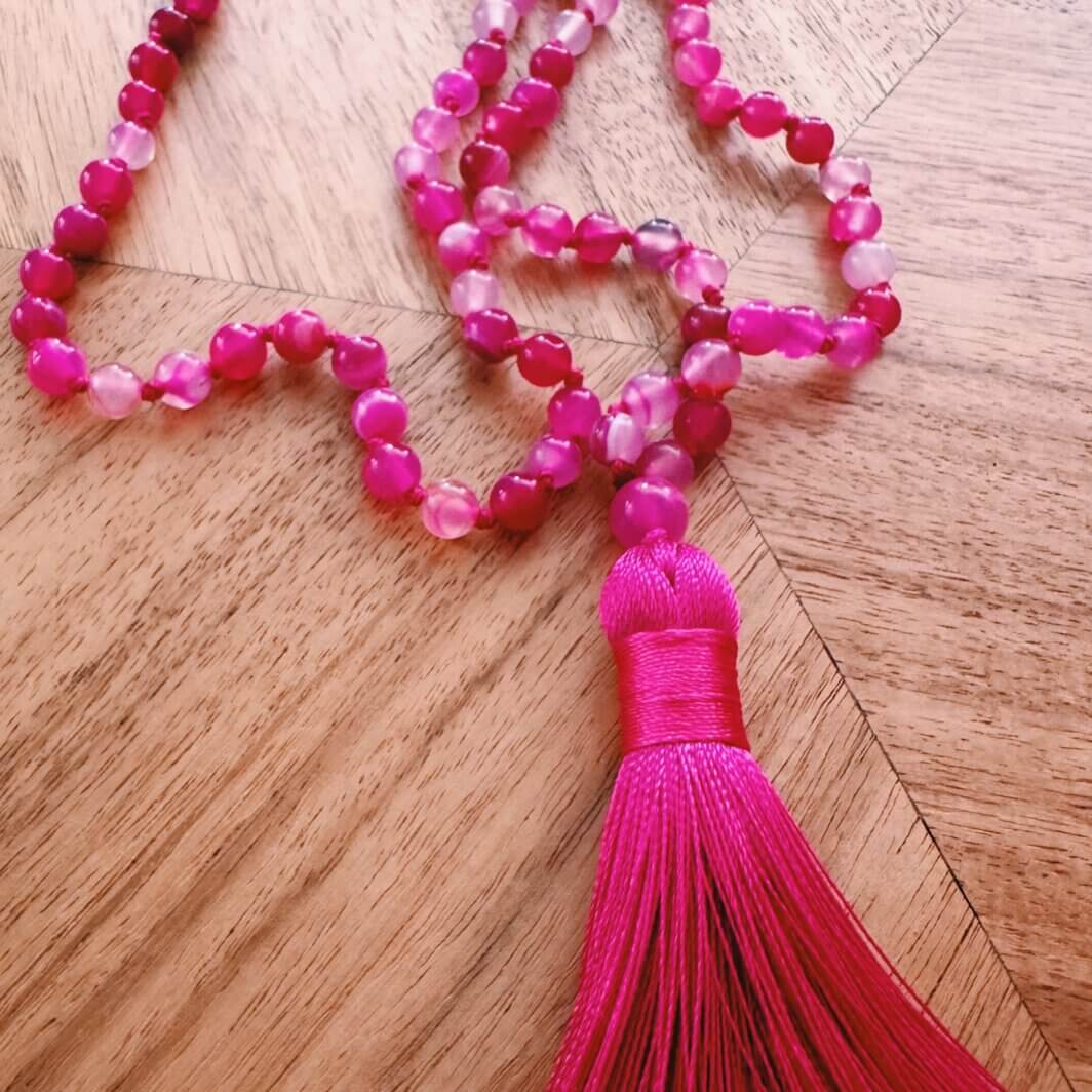 MenaMountain Halskette Mala Malastyle Pinkie Pink Traditionell Sommer Accessoires Quaste