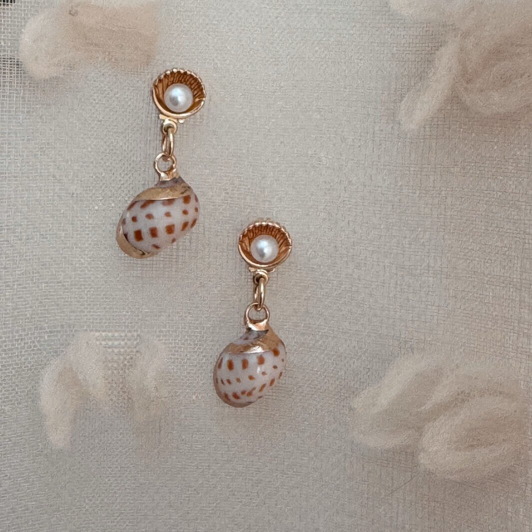 MenaMoutnain Ohrringe gold Muschel Schneckenmuschel Sommer Accessoires