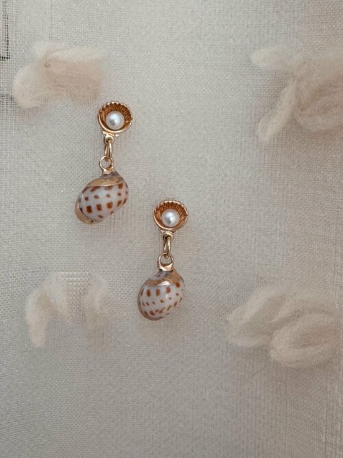 MenaMoutnain Ohrringe gold Muschel Schneckenmuschel Sommer Accessoires