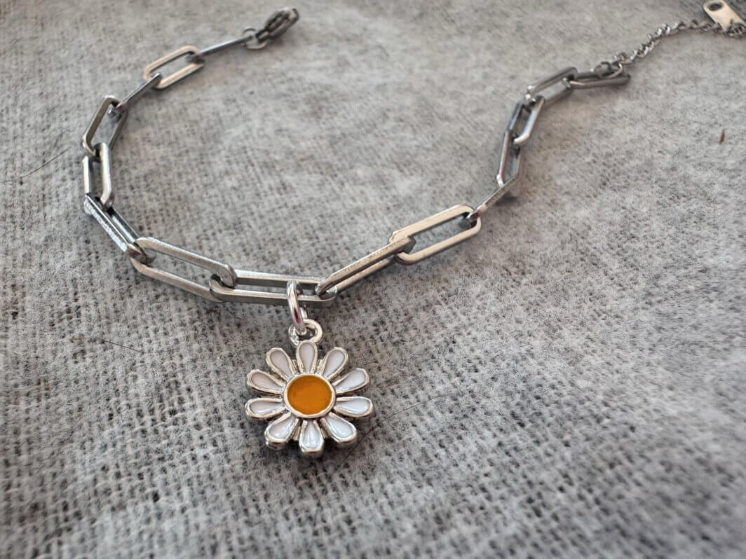 MenaMountain Armband silber Gänseblümchen Geschenk Sommer Sommerschmuck Schmuckliebe